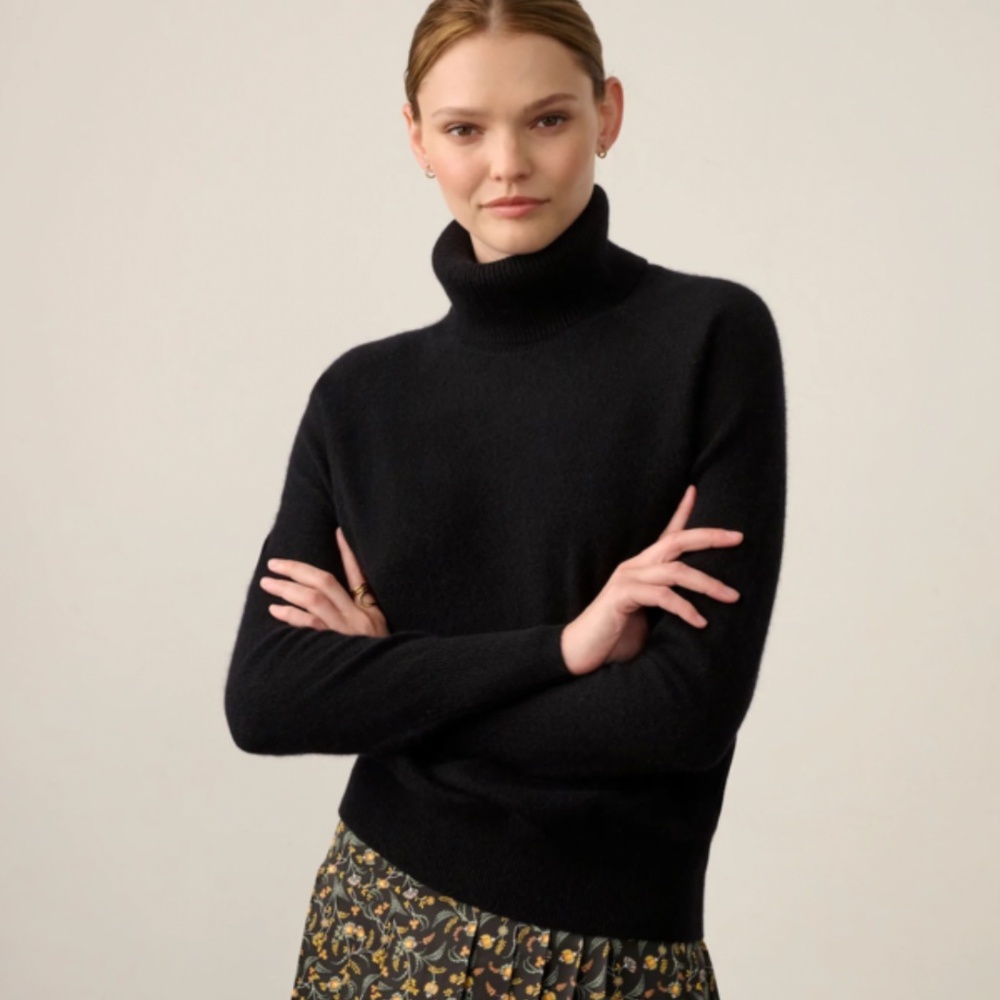 🩷 W + W black essential cashmere turtleneck 🩷